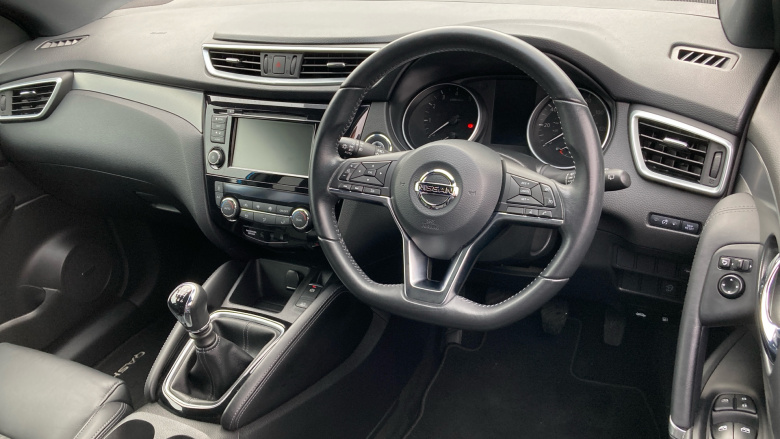 Nissan Qashqai 1.3 DiG-T 160 Tekna+ 5dr Petrol Hatchback